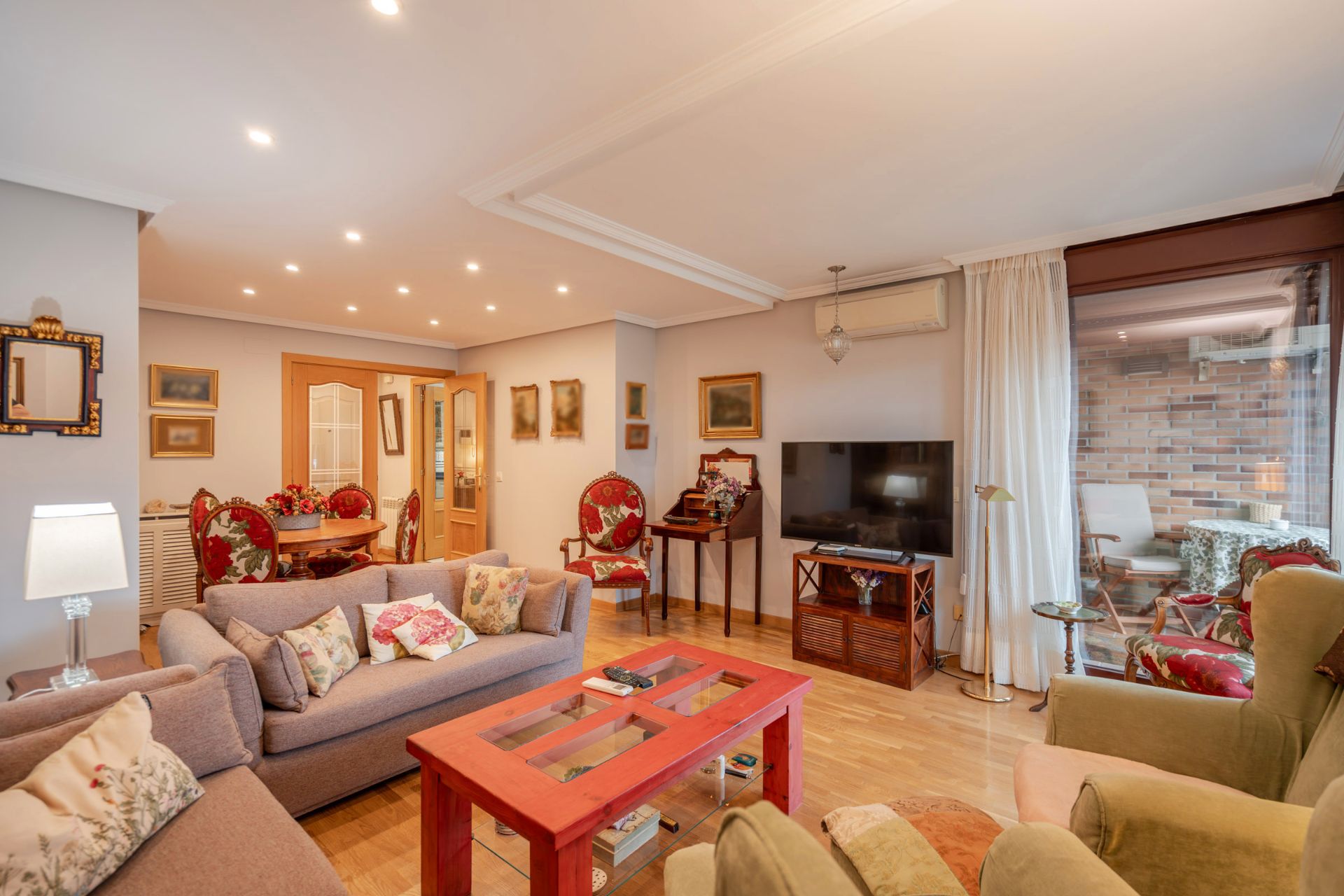 Living room of Flat for sale in Las Rozas de Madrid  with Air Conditioner, Heating and Terrace