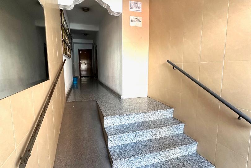 Foto 1 de Piso en venta en Reyes, Madrid