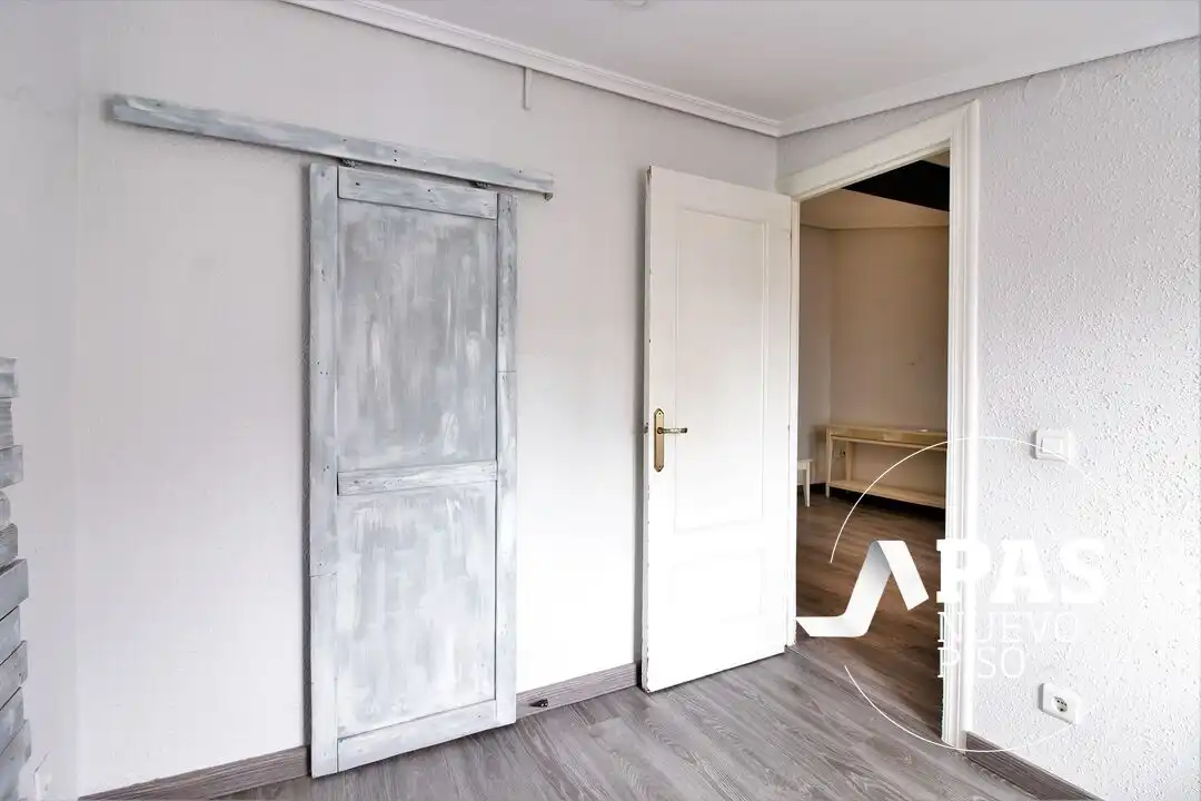Habitación de Piso en venta en Santander con Alarma