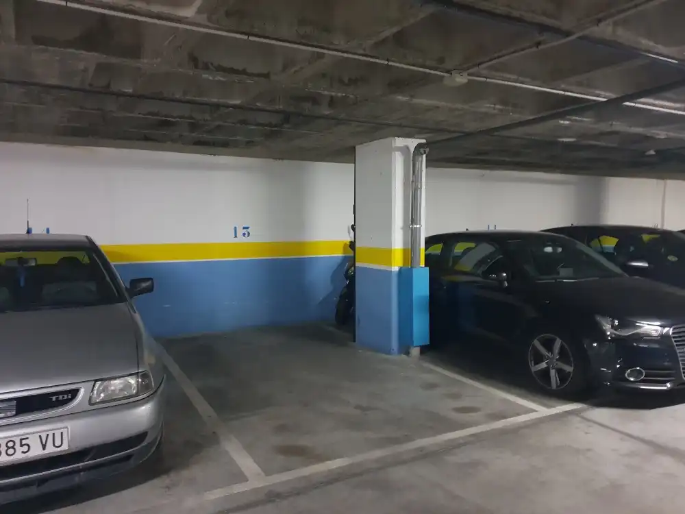Parkplatz mit Aufzug zur Miete in Avenida Reina Victoria, imagen 3