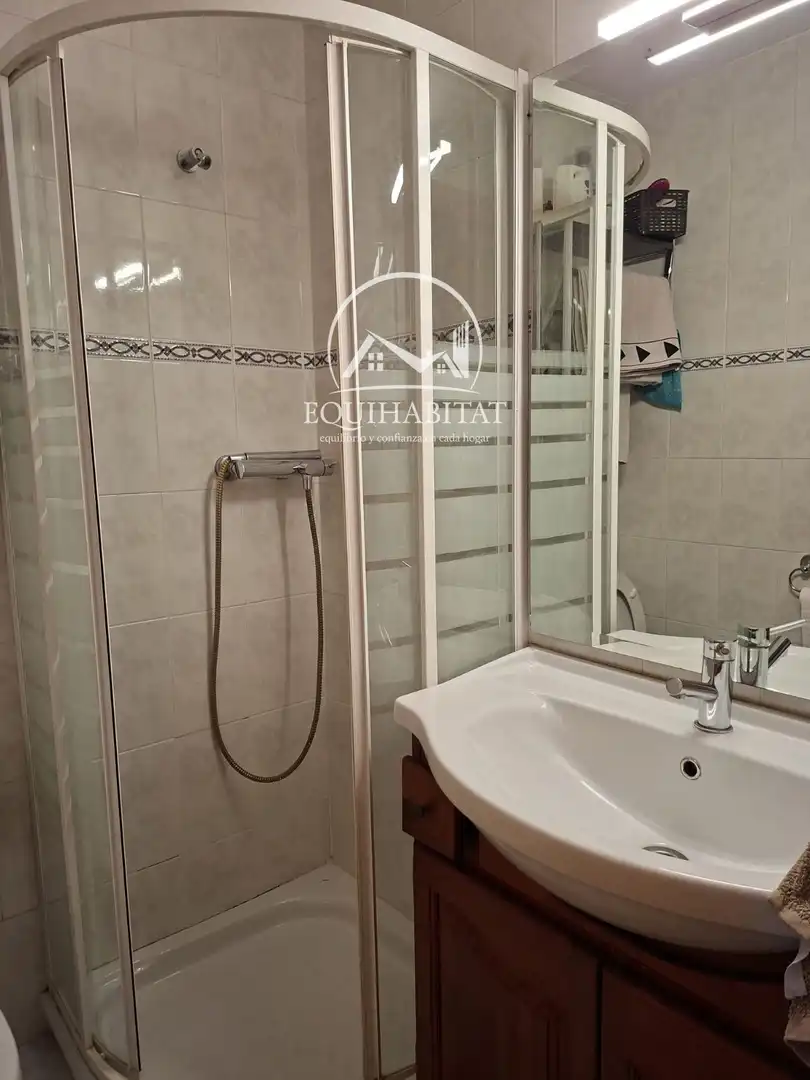Bany de Casa adosada en venda en Alcarràs amb Aire condicionat, Jardí privat i Traster