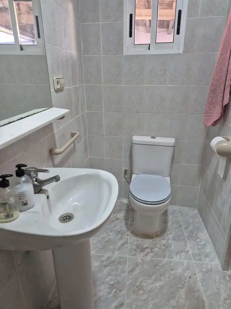 Badezimmer von Fabrikhallen zum Verkauf in Llíria