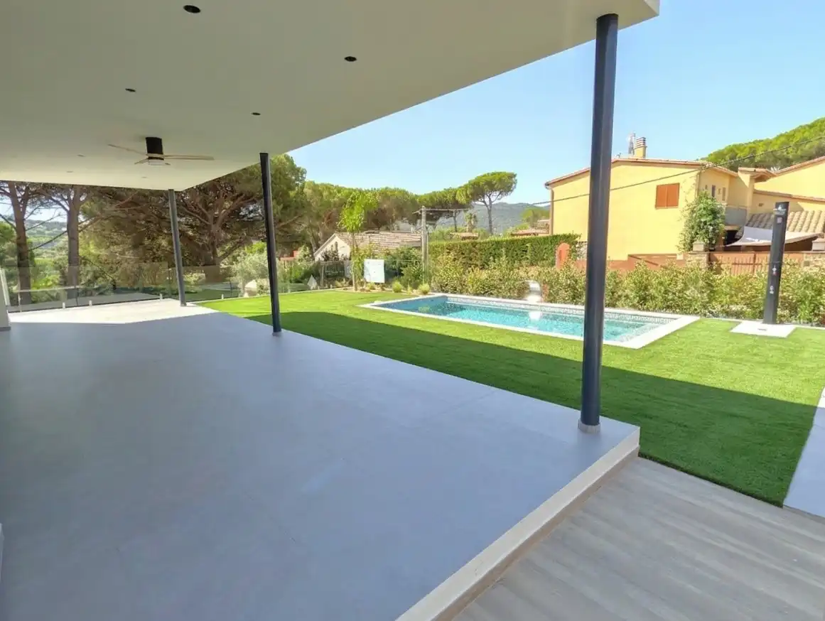 Villa mit Pool zum Verkauf in Avinguda del Mas Ambrós 12, imagen 3