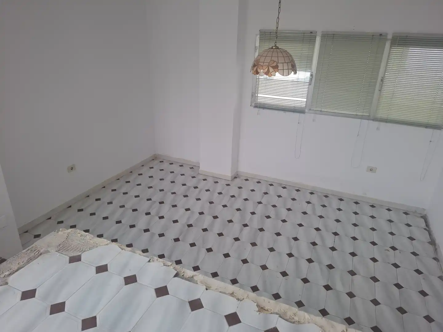 Schlafzimmer von Geschaftsraum zum Verkauf in Cervo mit Möbliert
