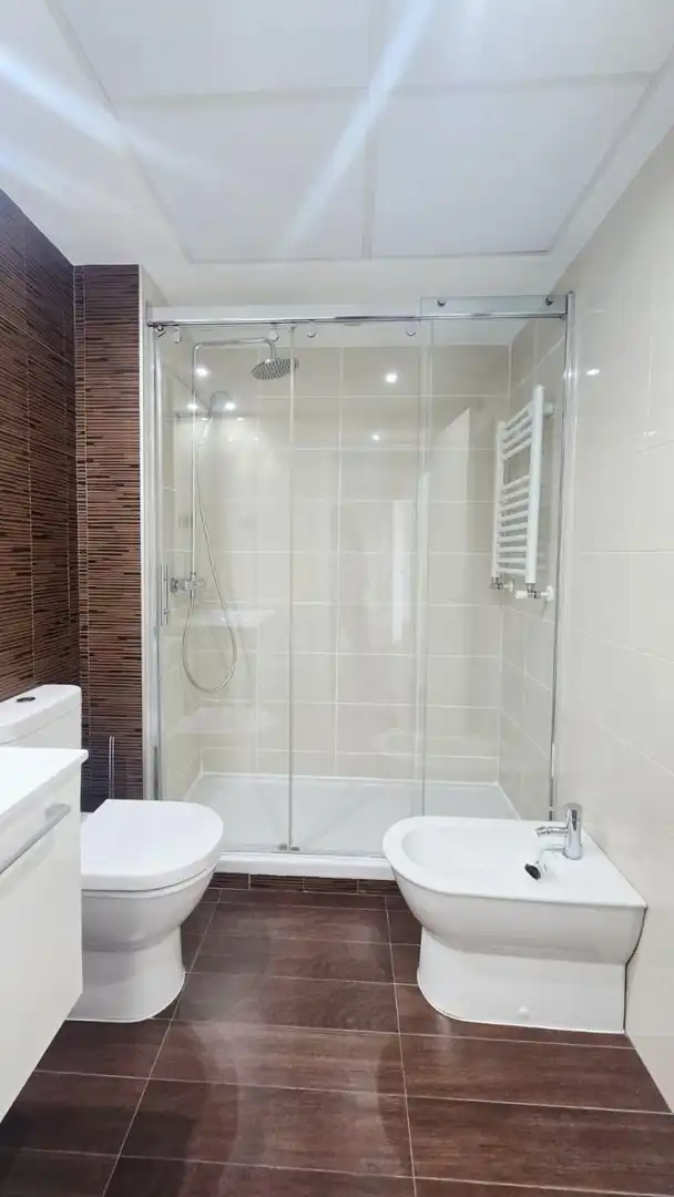 Baño de Ático de alquiler en Madrid con Aire acondicionado, Calefacción y Terraza
