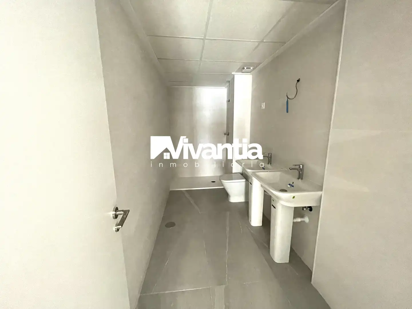 Bathroom of Flat for sale in Lorca  with Parquet flooring and Terrace