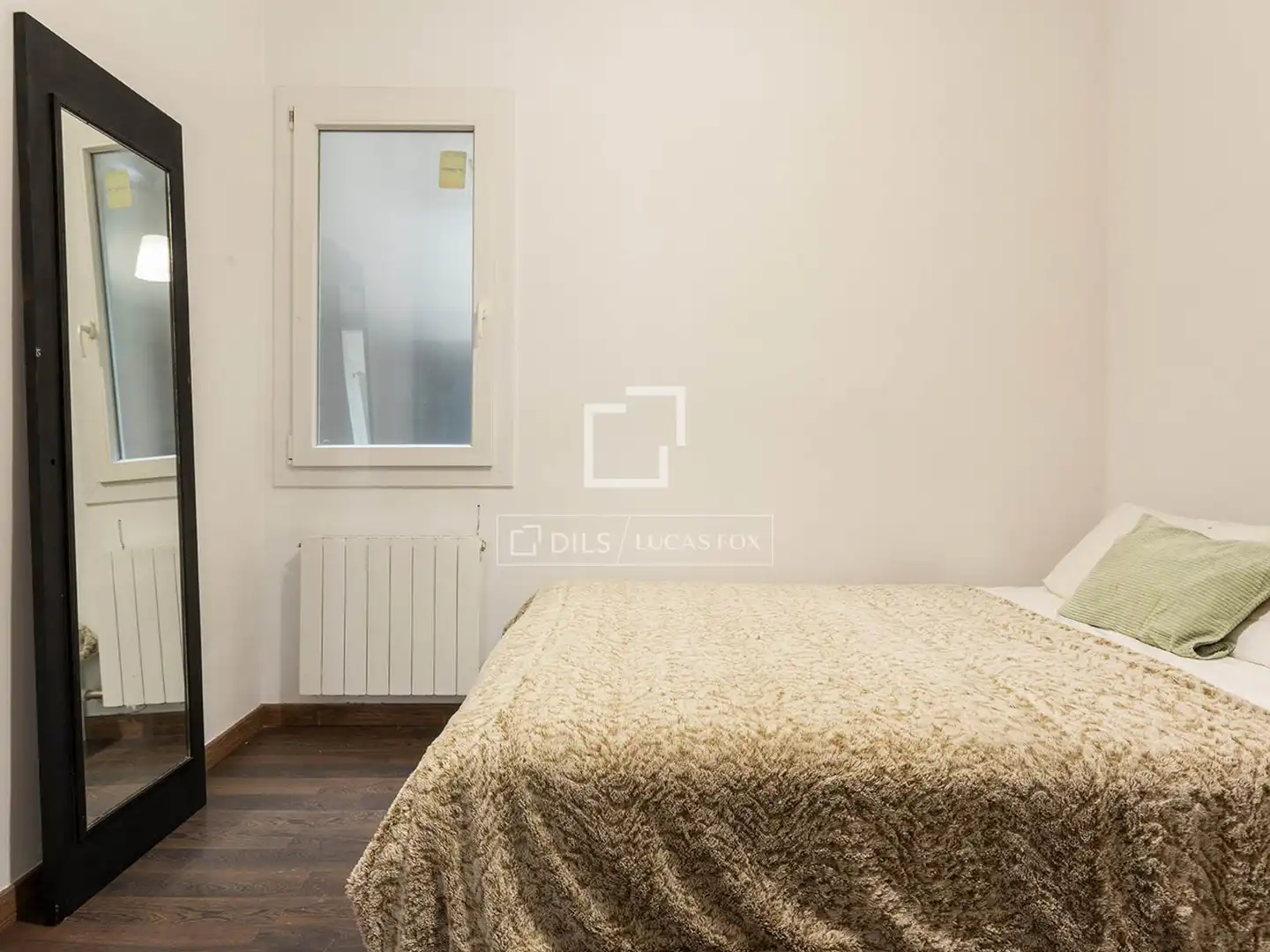 Habitación de Piso en venta en Barcelona con Calefacción, Parquet y Amueblado