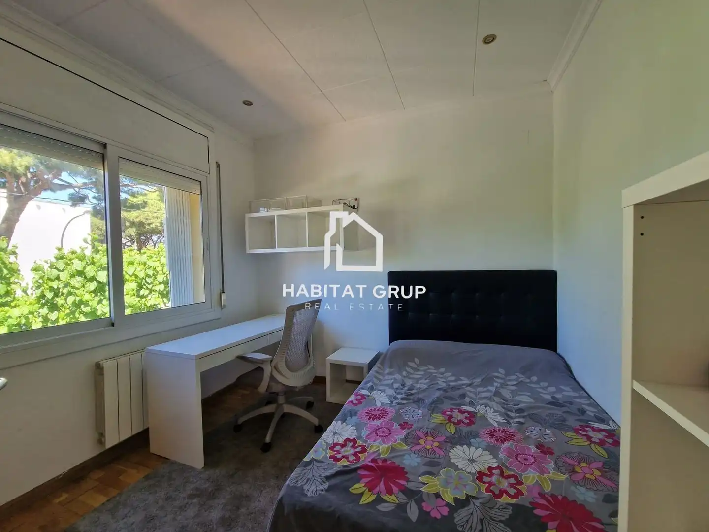 Bedroom of Houses for sale in Castelldefels  with Air Conditioner, Heating and Private garden