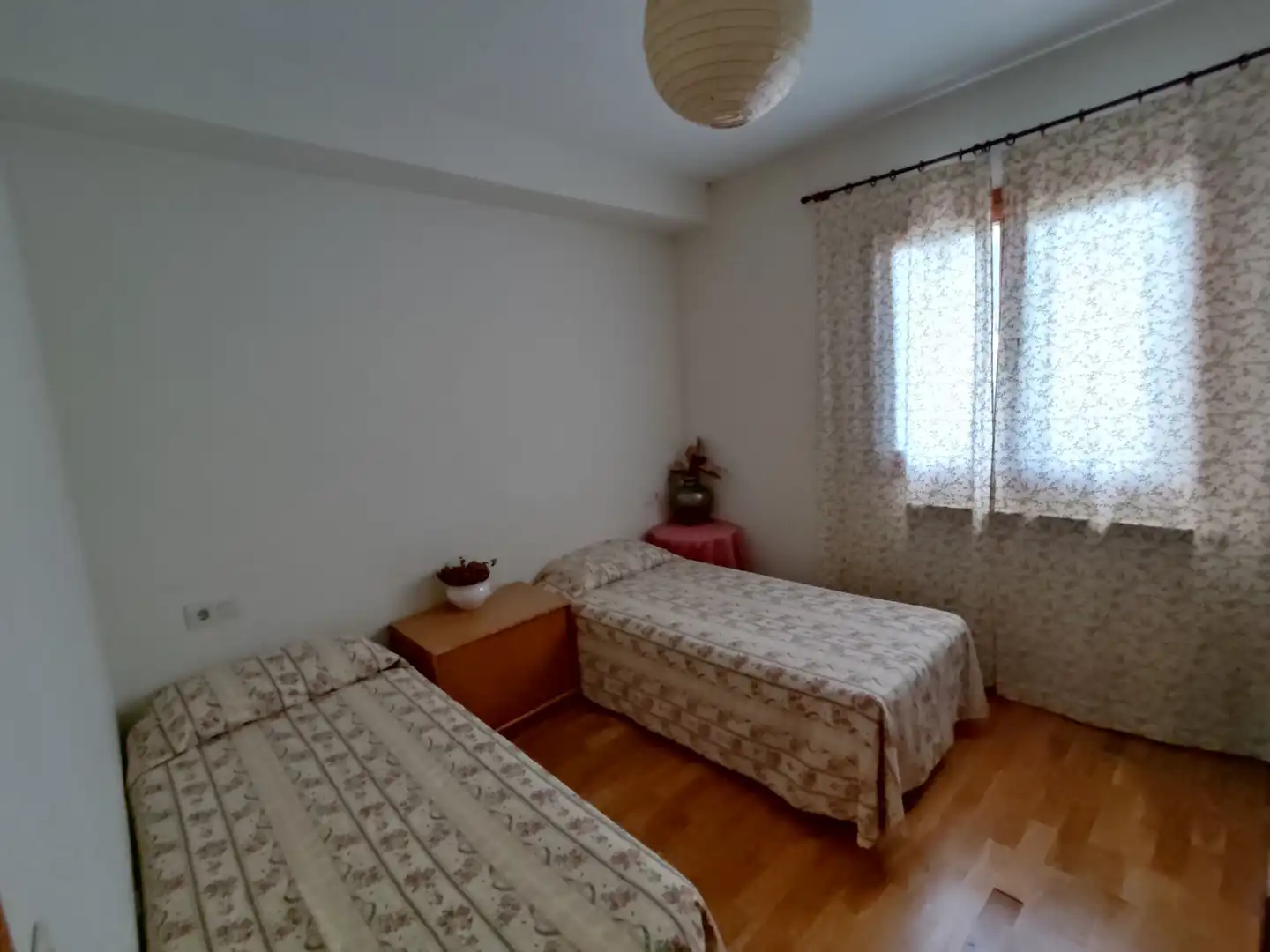 Dormitori de Casa o xalet en venda en Iruña Oka / Iruña de Oca amb Jardí privat, Traster i Piscina