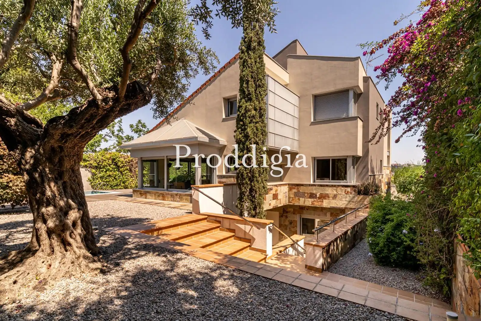Exterior view of Houses for sale in Sant Cugat del Vallès  with Air Conditioner, Terrace and Storage room