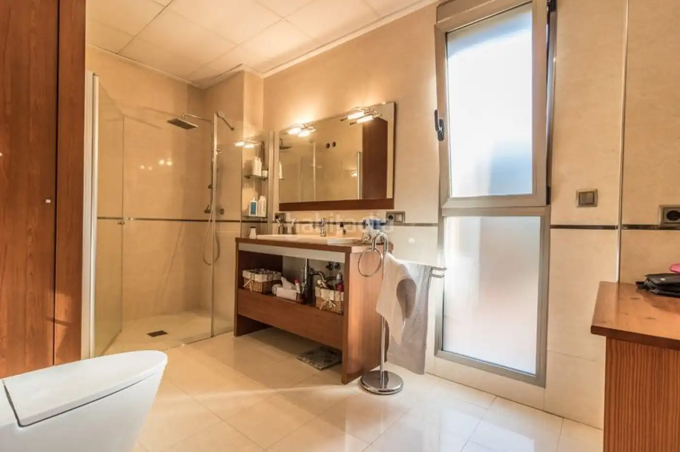 Bathroom of Houses for sale in L'Alcúdia  with Air Conditioner, Private garden and Parquet flooring