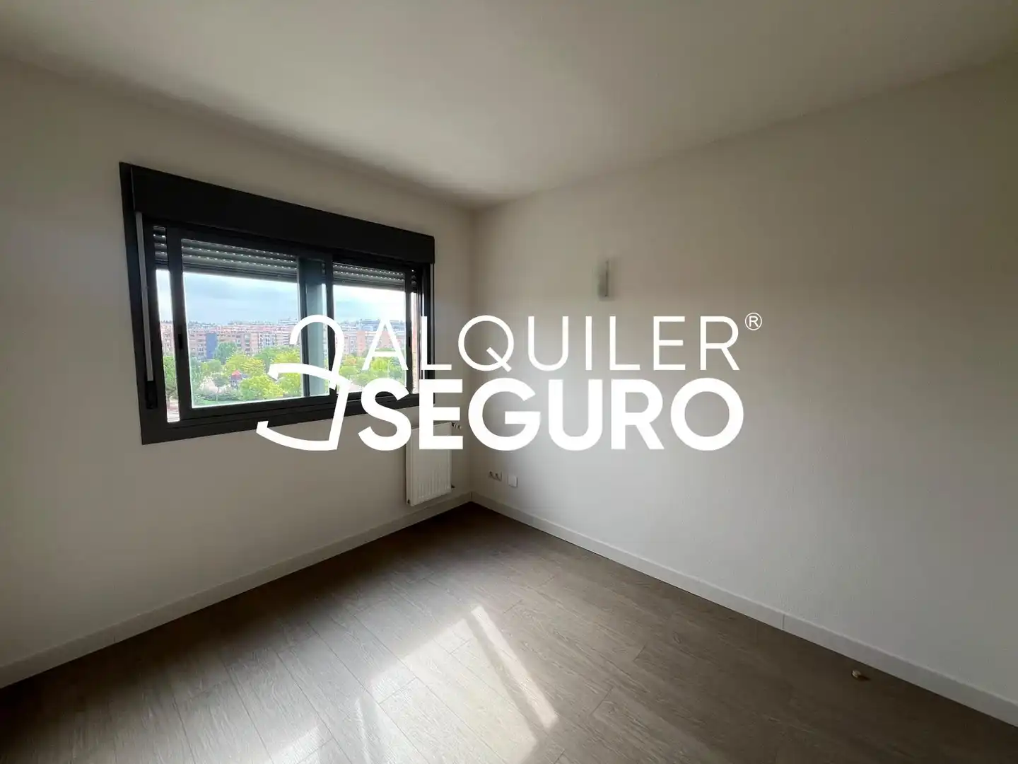 Bedroom of Flat for rent in Fuencarral - El Pardo