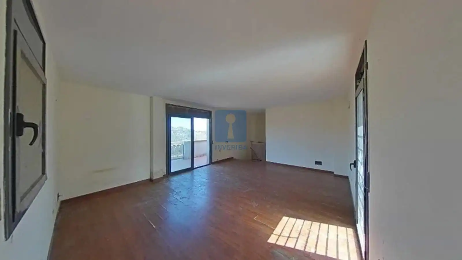Sala d'estar de Casa o xalet en venda en Cervelló amb Calefacció, Terrassa i Traster