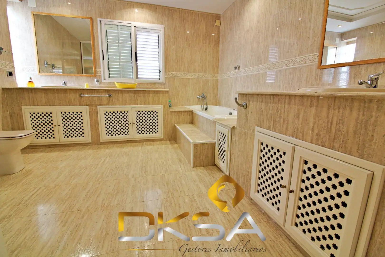 Bathroom of Houses for sale in Castellón de la Plana / Castelló de la Plana  with Air Conditioner, Heating and Private garden
