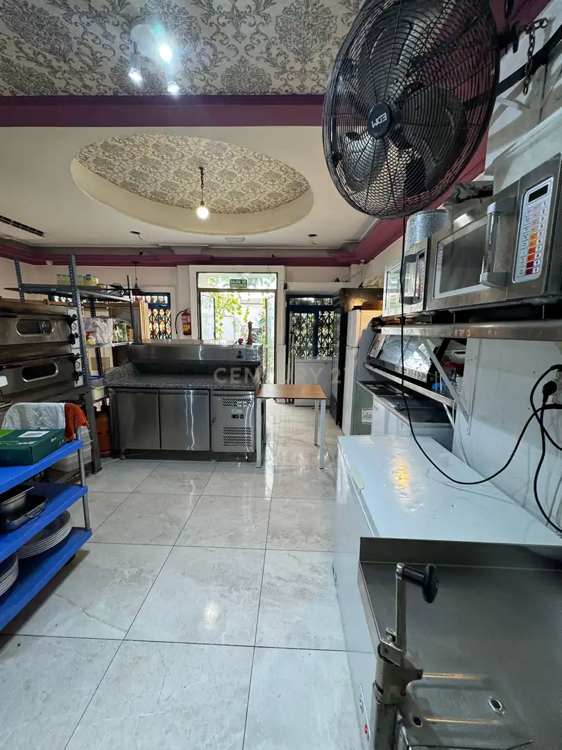 Cocina de Local en traspaso en Fuengirola con Aire acondicionado
