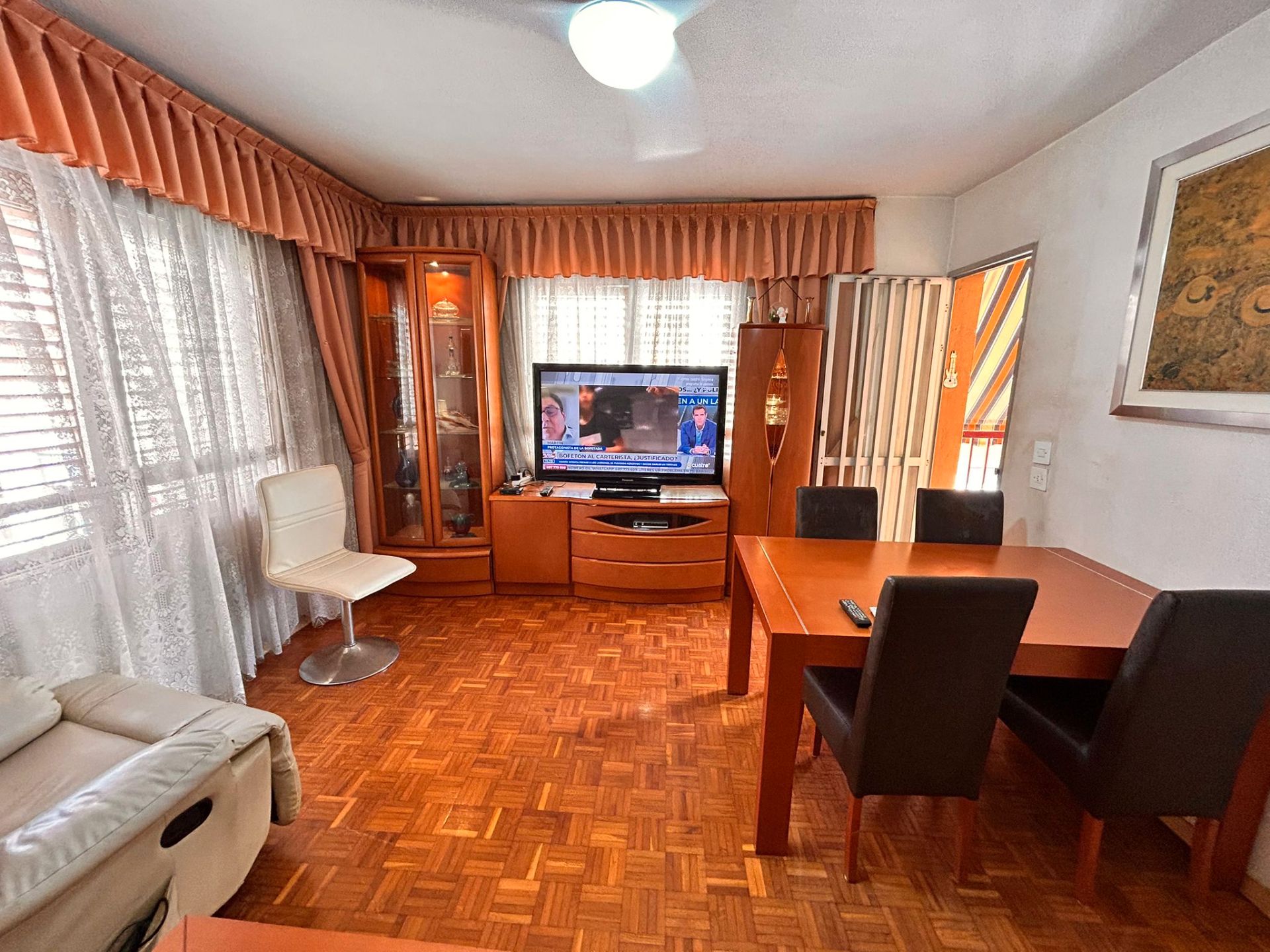 Sala d'estar de Apartament en venda en Alicante / Alacant amb Traster, Moblat i Forn