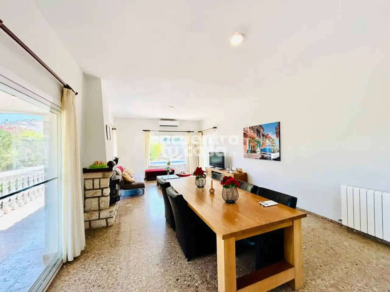 Sala d'estar de Casa o xalet en venda en L'Alfàs del Pi amb Aire condicionat, Calefacció i Jardí privat