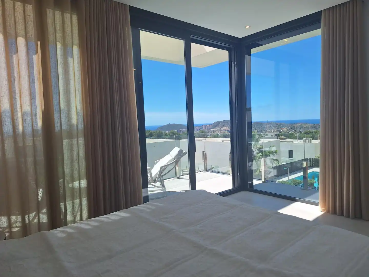 Chalet con piscina en venta en Golf Bahía, imagen 16