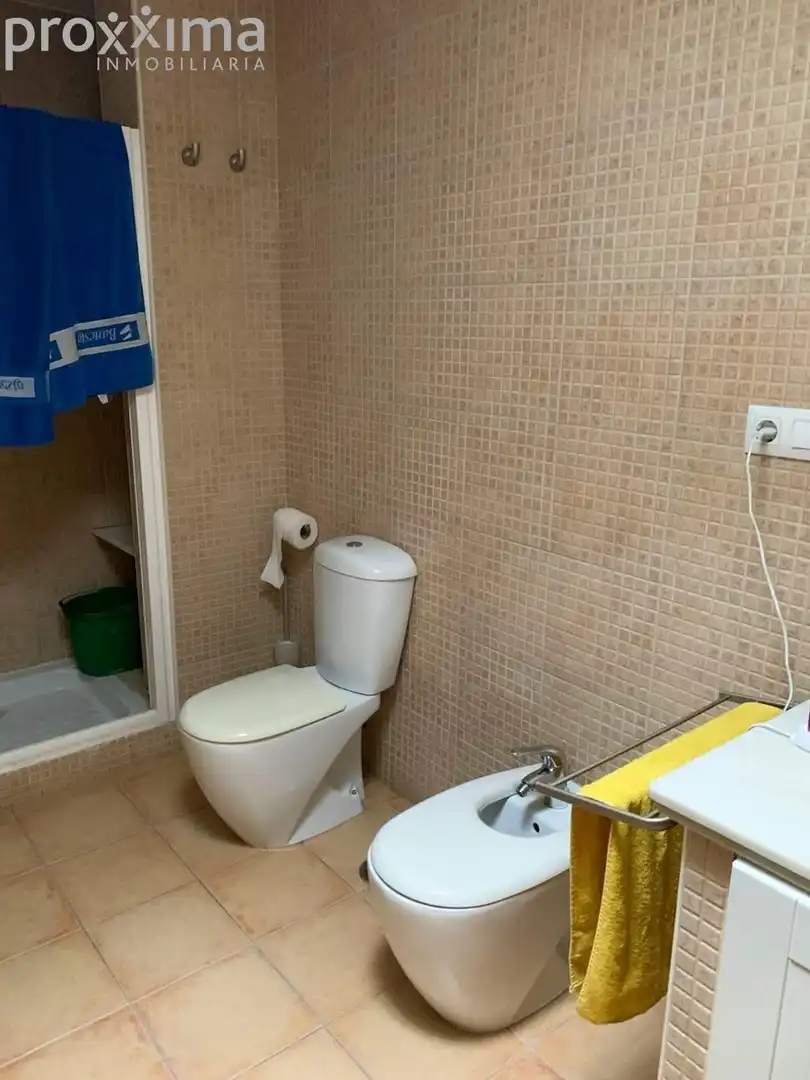 Bany de Casa o xalet en venda en Sevilla amb Aire condicionat i Traster