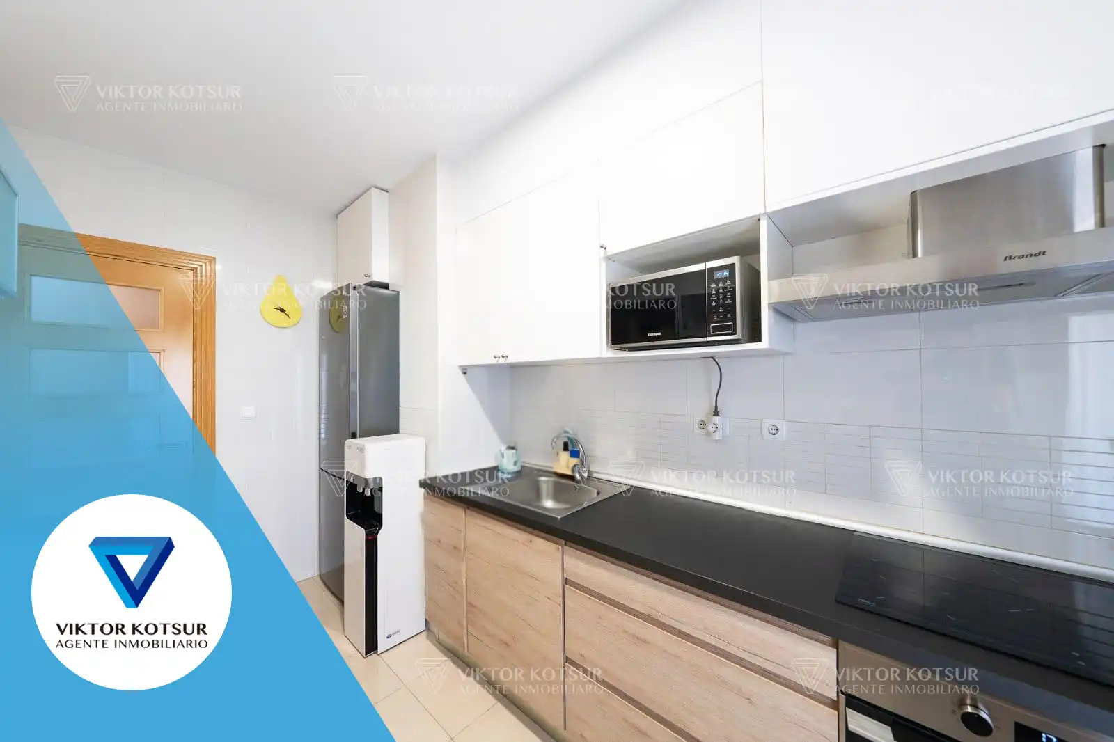 Kitchen of Flat for sale in Roquetas de Mar  with Air Conditioner, Terrace and Internet
