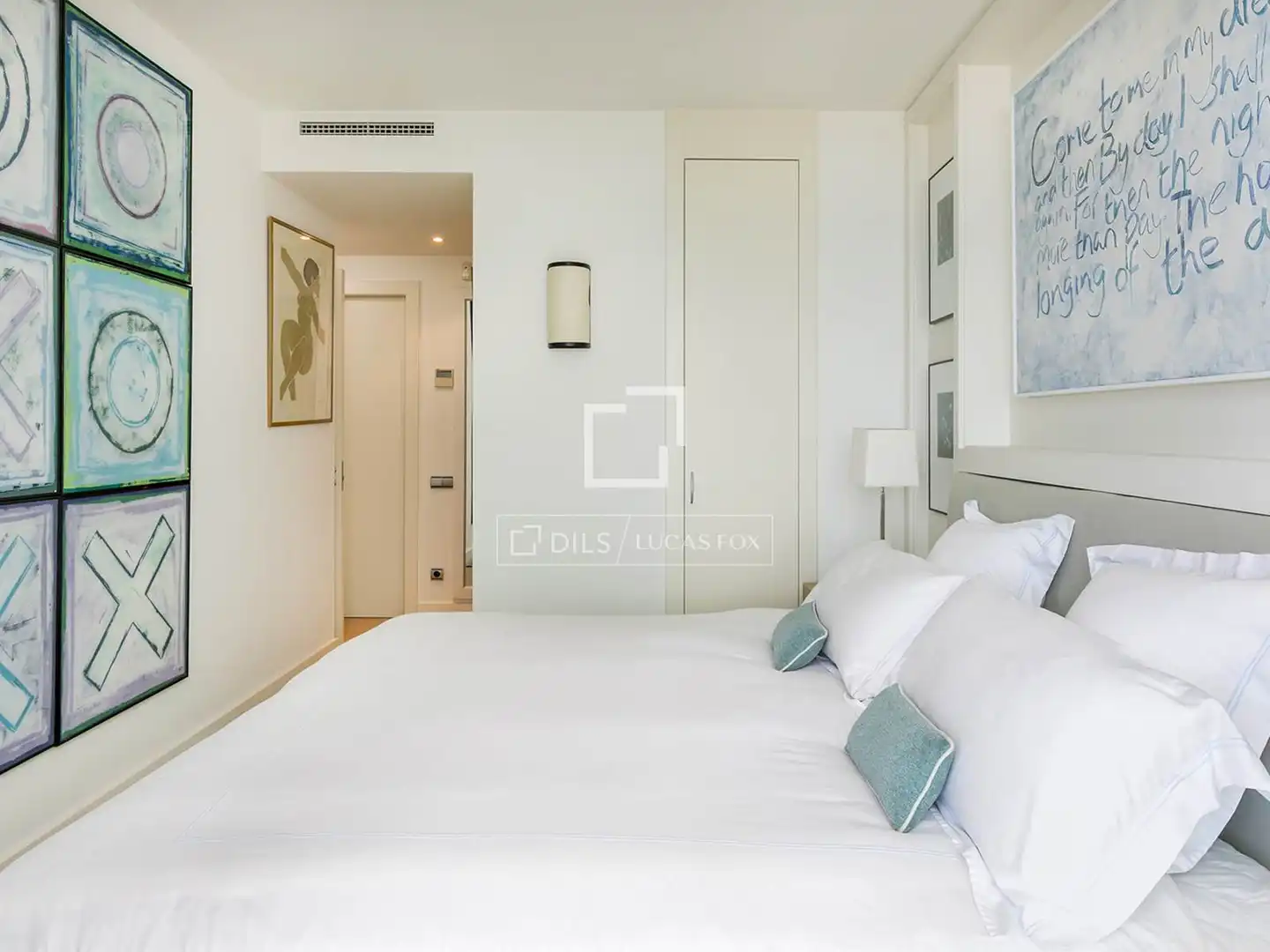 Schlafzimmer von Dachboden zum Verkauf in Barcelona mit Klimaanlage, Heizung und Privatgarten