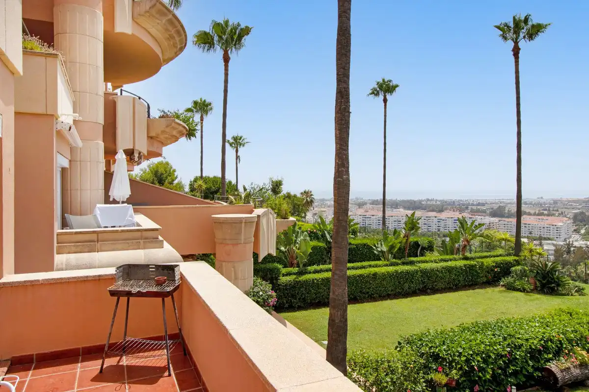 Appartamento con terrazza in vendita a Nueva Andalucía, imagen 3