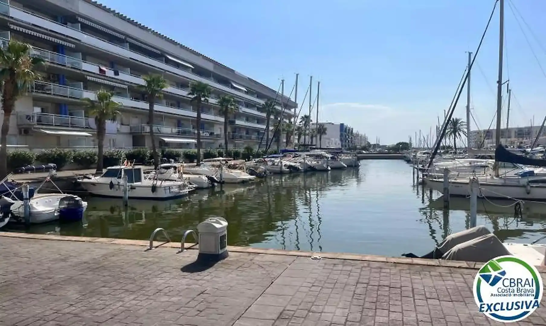 Aparcament de Apartament en venda en Roses amb Aire condicionat, Calefacció i Terrassa