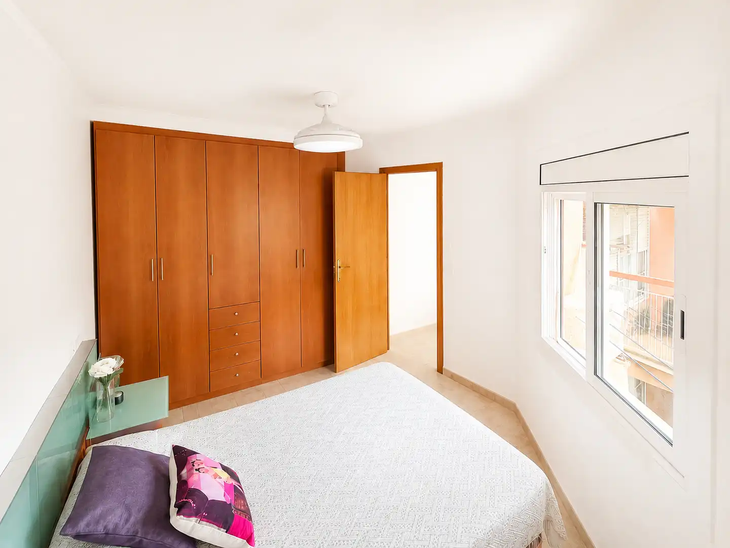 Bedroom of Flat for sale in Santa Coloma de Gramenet  with Air Conditioner, Heating and Washing machine