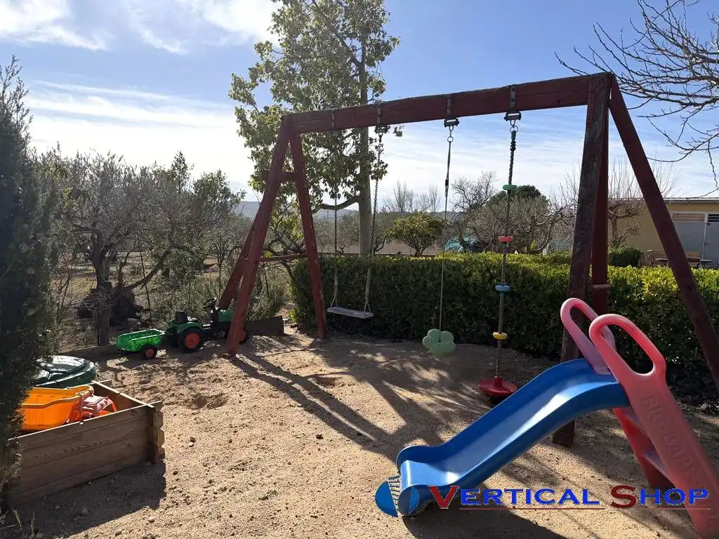 Jardí de Casa o xalet en venda en Caudete amb Aire condicionat