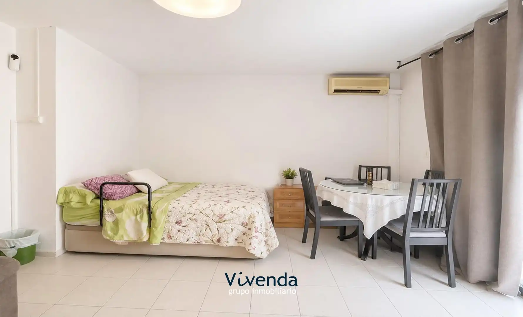 Habitación de Casa adosada en venta en Madrid con Aire acondicionado, Calefacción y Trastero