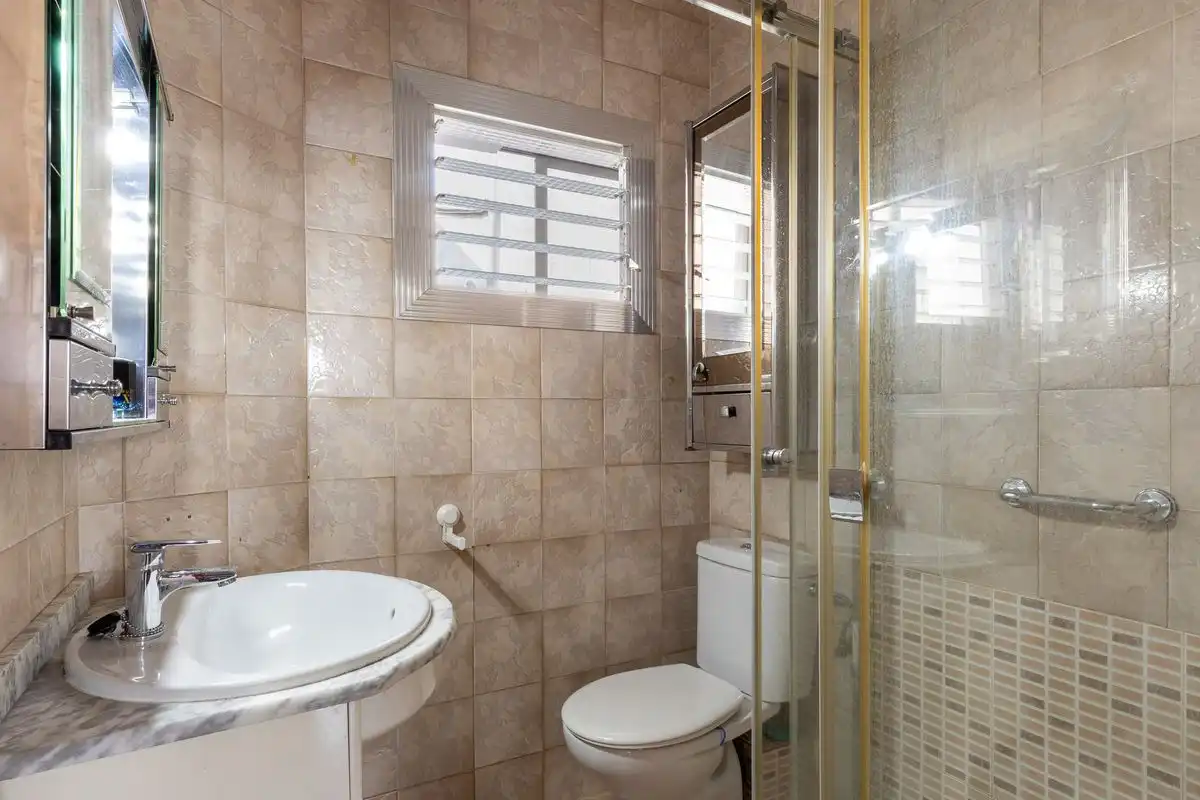 Baño de Piso en venta en Valencia con Calefacción
