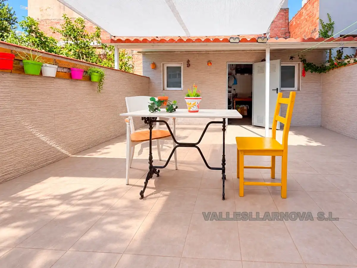 Casa adosada en venda a Col.legis Nous