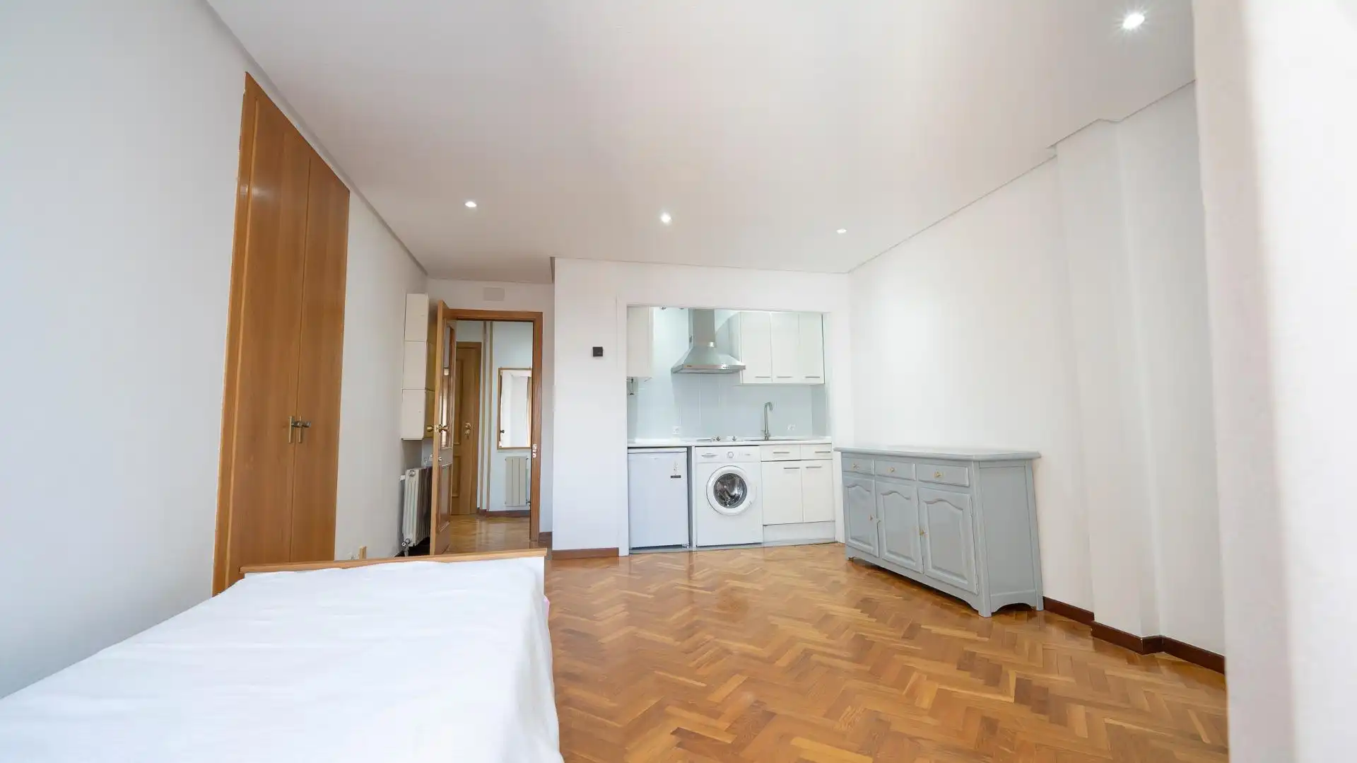 Habitación de Estudio de alquiler en Madrid con Aire acondicionado, Calefacción y Parquet