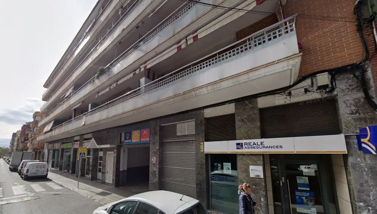Exterior view of Garage for sale in El Vendrell