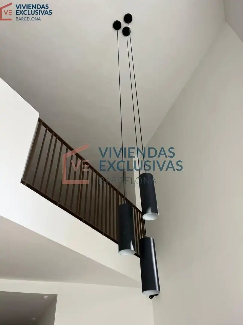 Dúplex en venta en Barcelona con Parquet, Balcón y Alarma