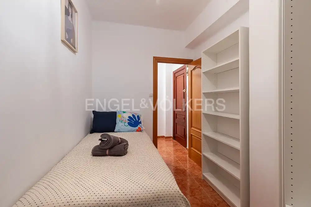Bedroom of Flat for rent in Valencia  with Air Conditioner, Heating and Furnished