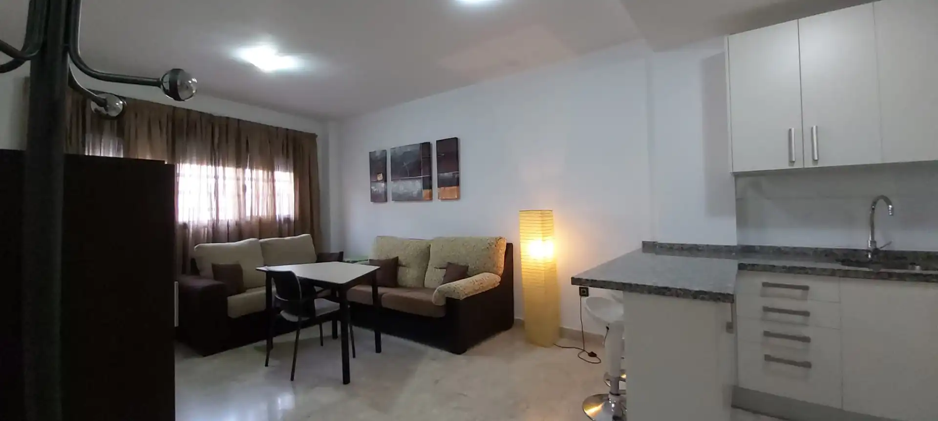 Sala de estar de Apartamento en venta en Algeciras con Trastero, Amueblado y Horno