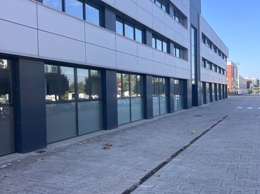 Mixt residencial amb ascensor de lloguer a Artesania 22
