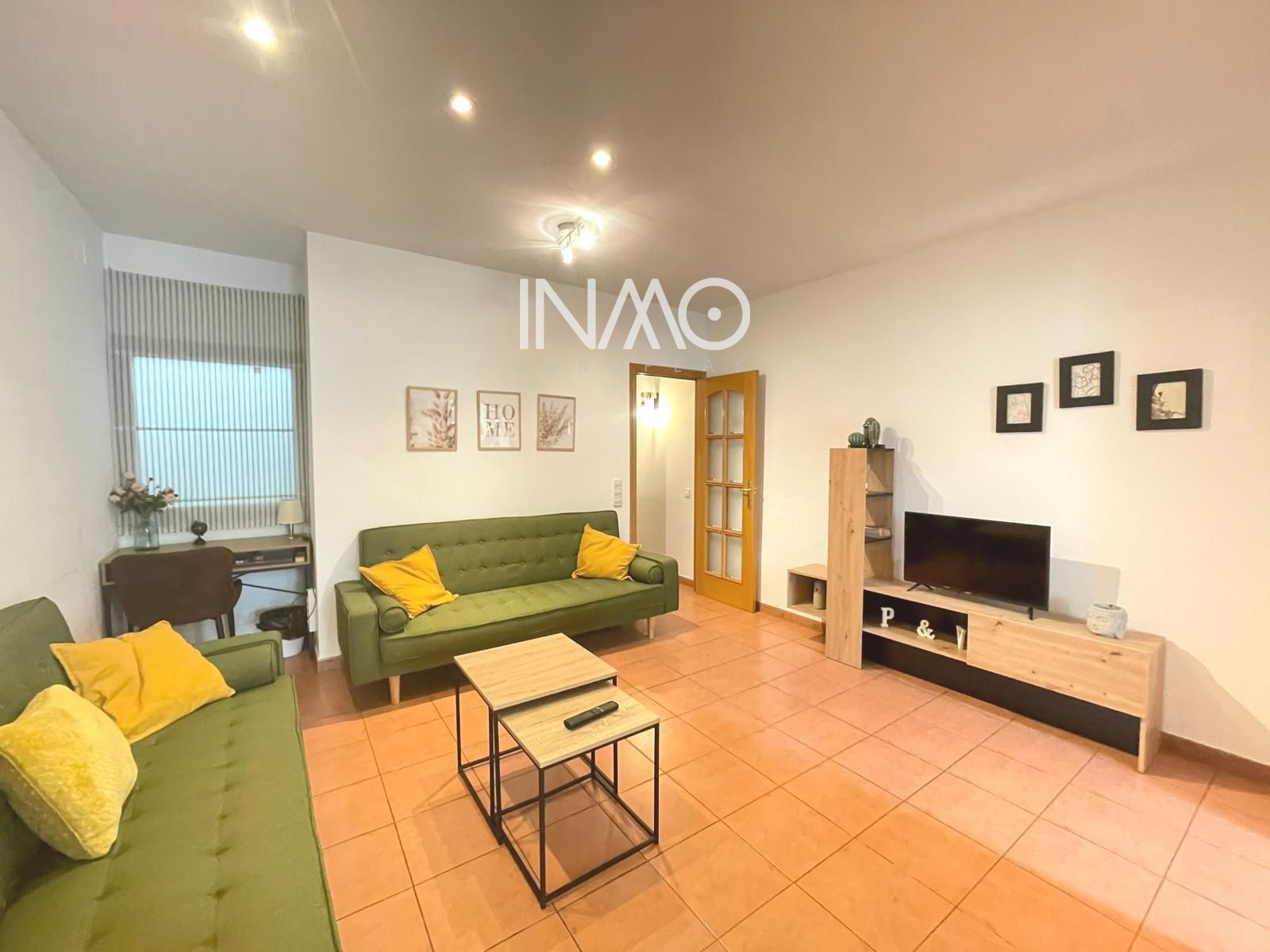 Sala d'estar de Pis en venda en Rubí amb Aire condicionat i Terrassa