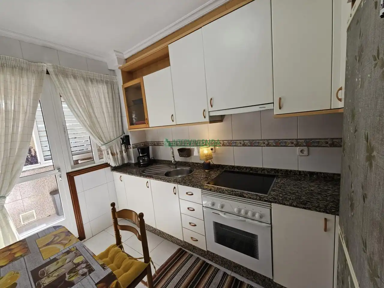 Cocina de Piso de alquiler en Vigo  con Calefacción, Parquet y Terraza