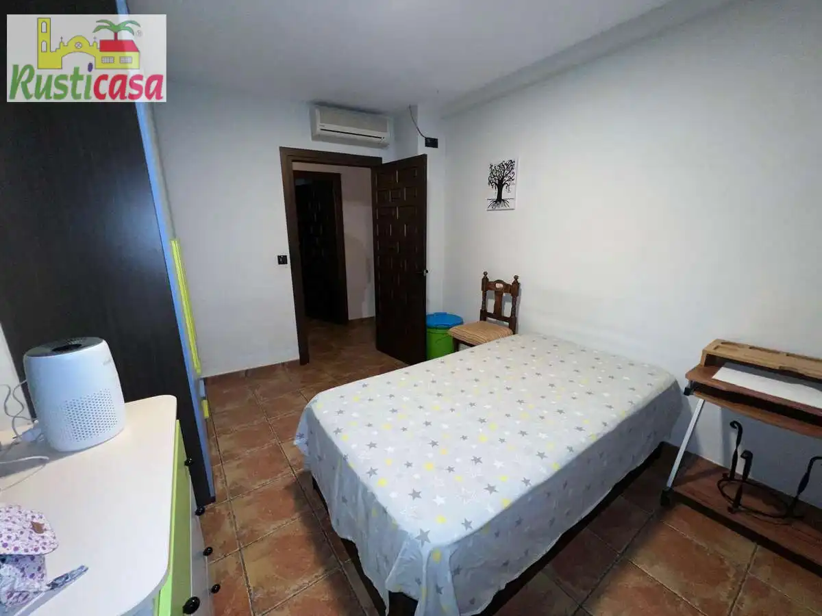 Dormitori de Casa o xalet en venda en Baños de la Encina amb Terrassa i Balcó