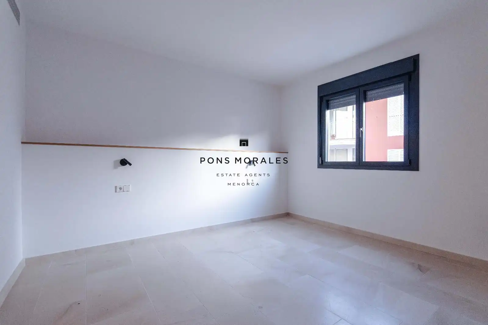 Habitación de Casa adosada en venta en Ciutadella de Menorca con Aire acondicionado, Calefacción y Jardín privado