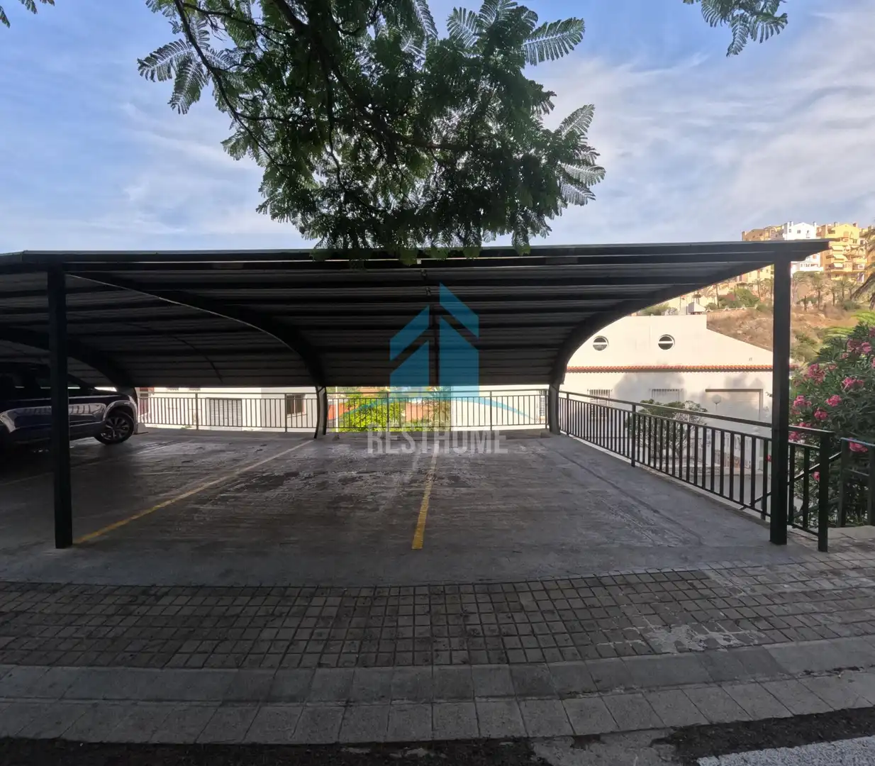 Parking of Houses for sale in Cullera  with Air Conditioner, Terrace and Jacuzzi