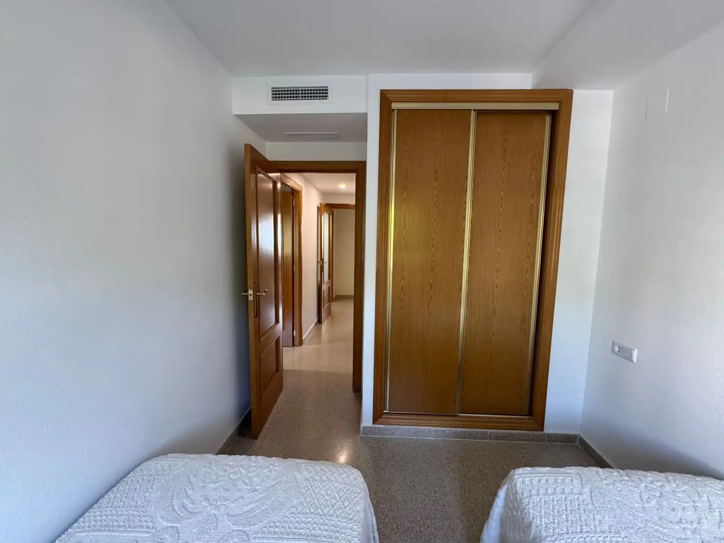 Schlafzimmer von Wohnungen zur Miete in El Campello mit Klimaanlage, Heizung und Terrasse