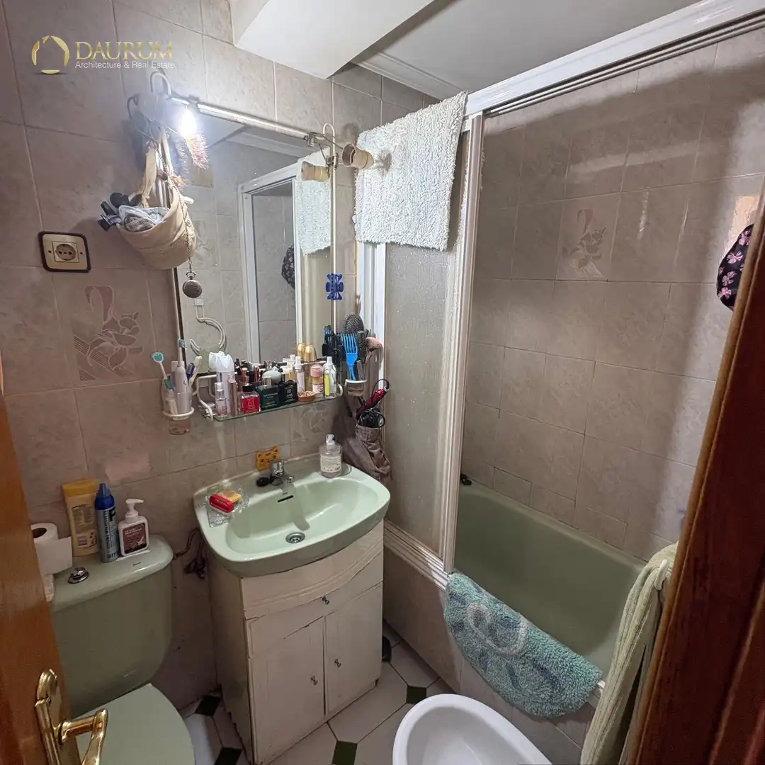 Baño de Piso en venta en Madrid con Aire acondicionado, Calefacción y Amueblado