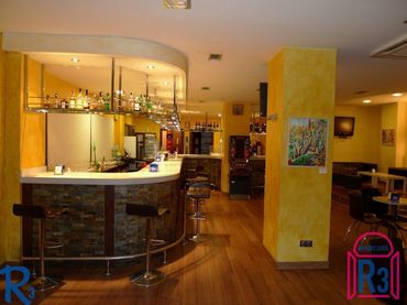 Local comercial en venda a San Mamés - La Palomera