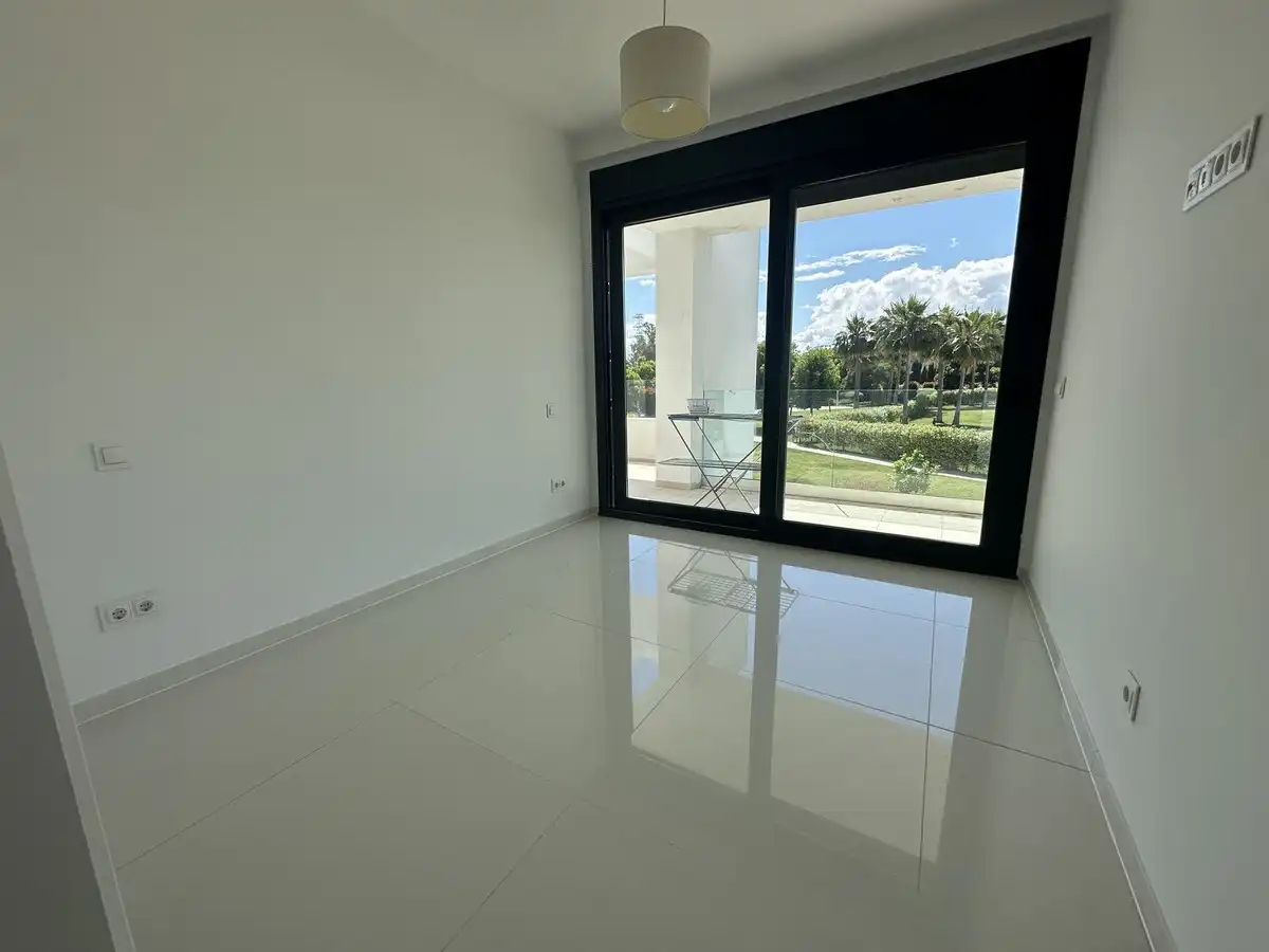 Jardí de Pis en venda en Estepona amb Aire condicionat i Terrassa