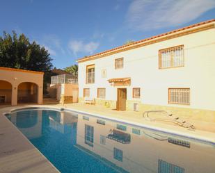 Vista exterior de Casa o xalet en venda en Calpe / Calp amb Aire condicionat, Calefacció i Jardí privat