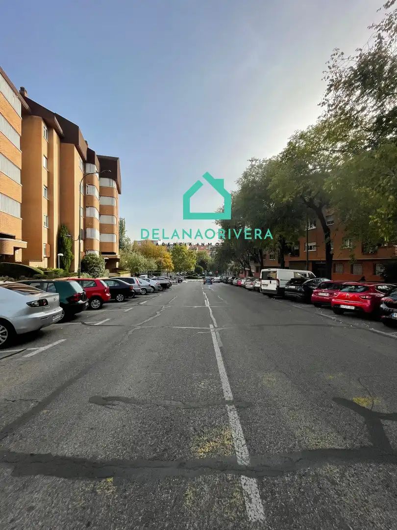 Exterior view of Garage for sale in Alcobendas