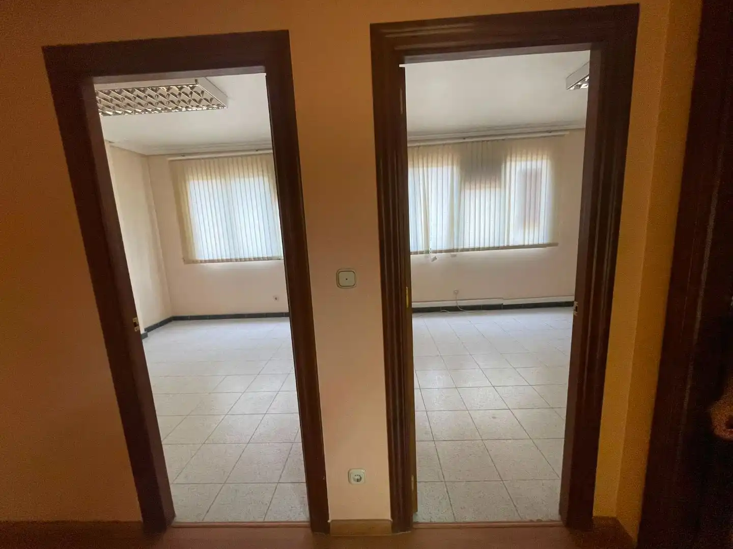 Büro zur Miete in Molina de Segura mit Klimaanlage, Terrasse und Balkon